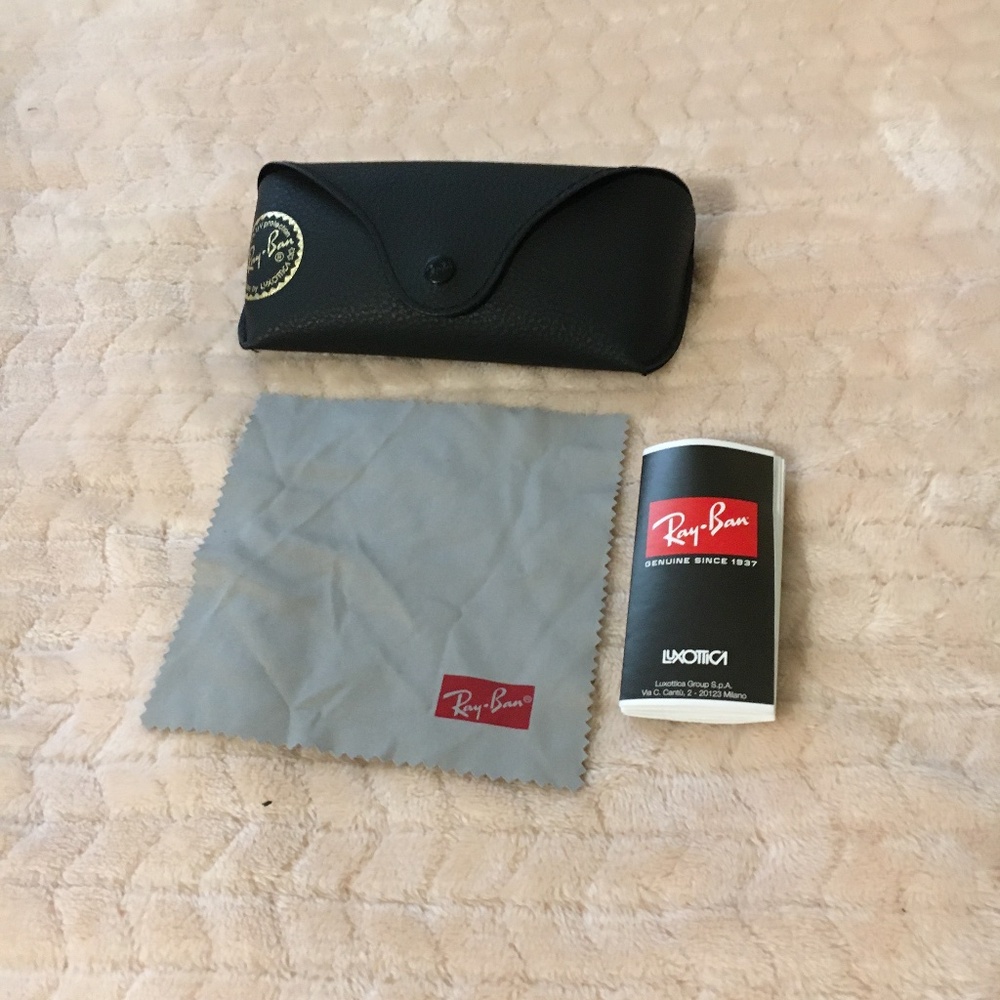 Ray-Ban eyeglasses case with cleaning cloth